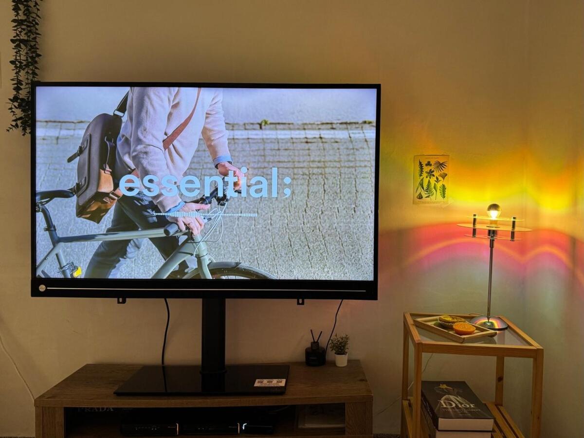 Fanfar, Apartment *